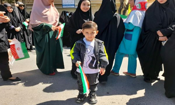 حضور پرشور کودکان آباده در راهپیمایی روز جهانی قدس