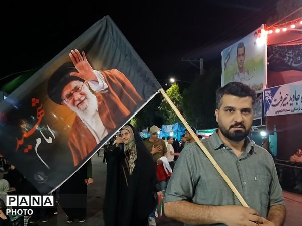 از تجمع تا ایستادگی؛ حضور مردم در چهارراه بعثت برای دفاع از ایران