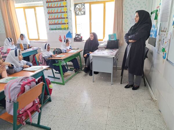 بازدید تیم کارشناسی اداره‌کل آموزش و پرورش استان یزد از واحدهای آموزشی خاتم 