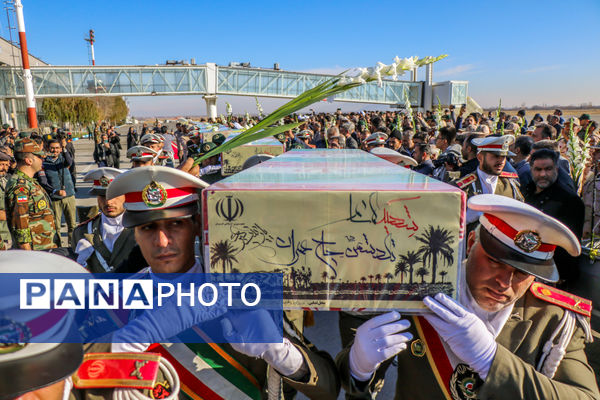  استقبال مردم ارومیه از شهدای گمنام دفاع مقدس