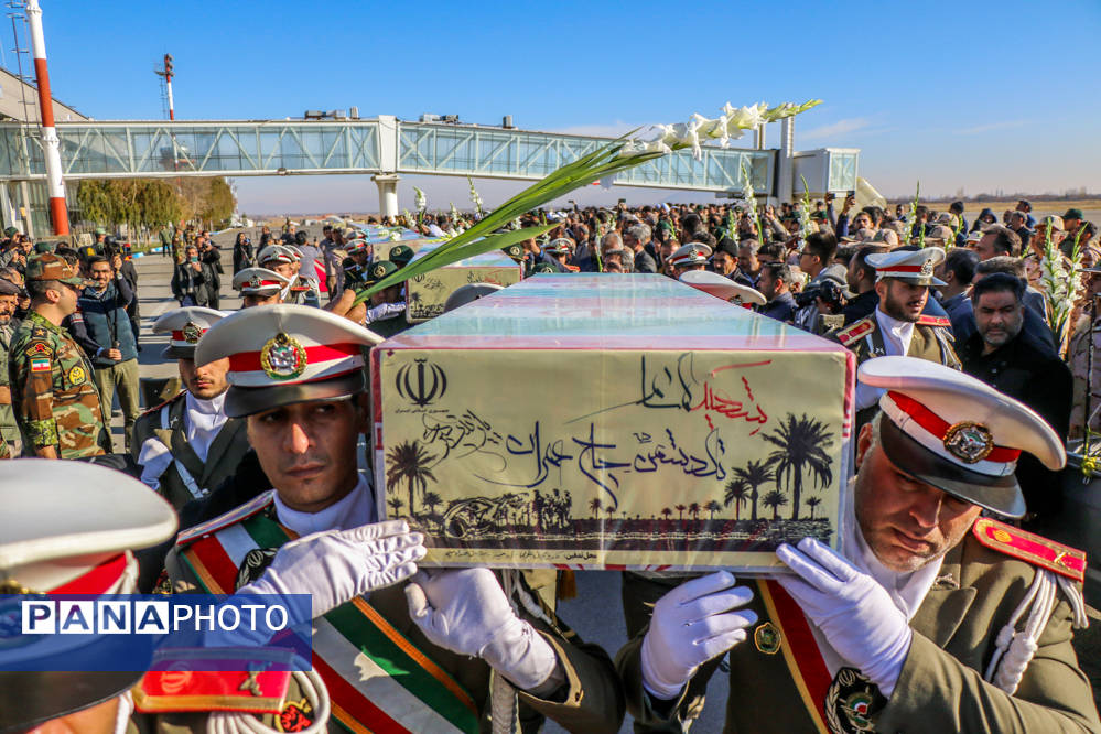  استقبال مردم ارومیه از شهدای گمنام دفاع مقدس