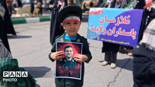 بانوان آماده به رزم تربت جام در اجتماع دختران جان فداسنگ تمام گذاشتند