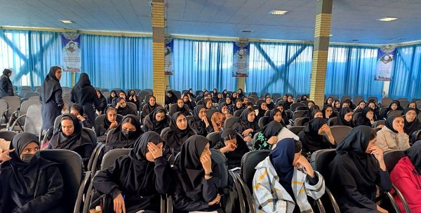 کارگاه مشاوره تحصیلی در مدرسه حضرت زینب (س) شهرستان اسدآباد 