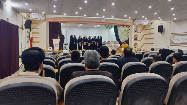 تجلیل از برگزیدگان مسابقات قرآن و عترت بسیج در خلیل آباد