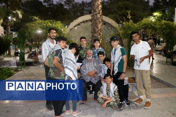 پویندگان پسر دوره ولایت (ایرانیوم ) در گلستان شهدای اصفهان 