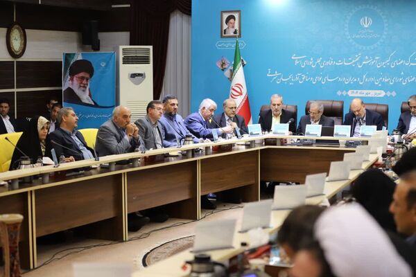 نشست مشترک کمیسیون آموزش، تحقیقات و فناوری مجلس با وزیر آموزش و پرورش 