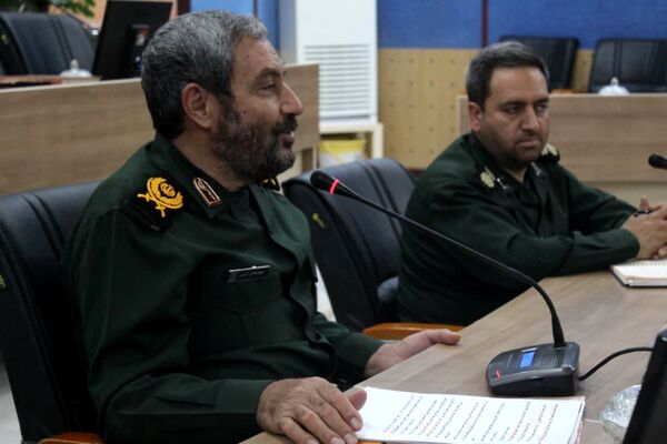 دیدار جمعی از دانش‌آموزان زنجانی با فرمانده سپاه انصارالمهدی 