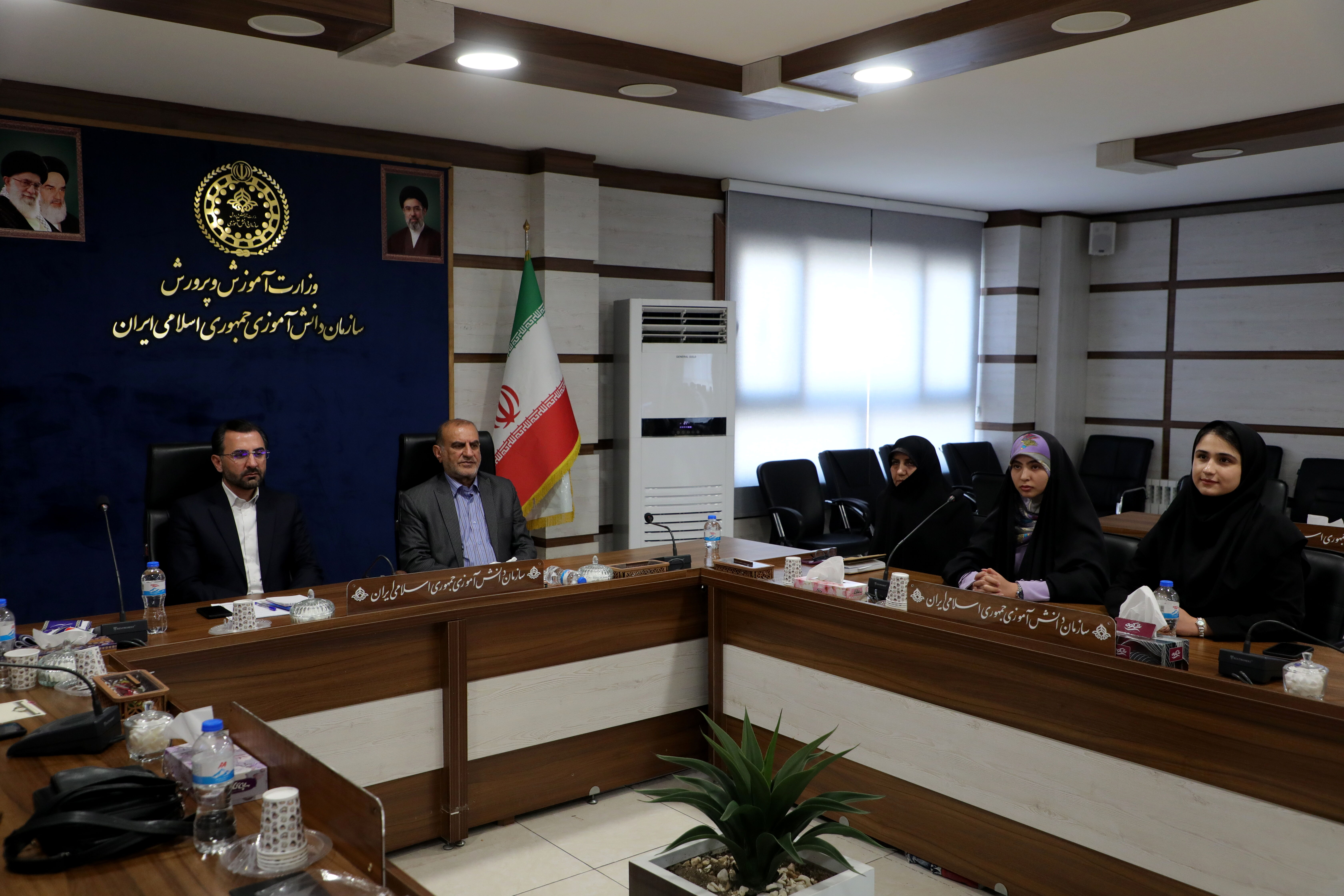 برگزاری نشست صمیمی هیأت‌رئیسه مجلس دانش‌آموزی با قائم مقام معاون وزیر در سازمان دانش‌آموزی کشور