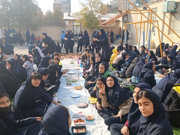 جشنواره صبحانه سالم در دبیرستان علی افشارنژاد ناحیه۶ مشهد