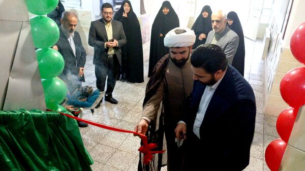 بازدید مدیر ارتباطات اتحادیه انجمن های اسلامی دانش آموزان از نمایشگاه مدرسه انقلاب در قم