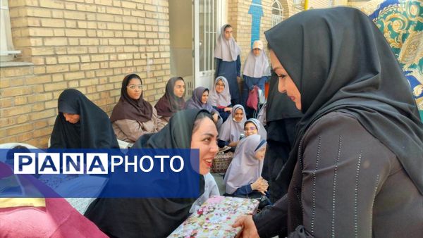جشن روز معلم دبیرستان شهیده محبوبه دانش 