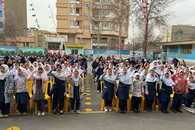 جشن نیمه شعبان در مدرسه المهدی ناحیه 2 کرج 