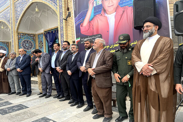 راهپیمایی استکبارستیزی شهرستان پیشوا در روز دانش‌آموز