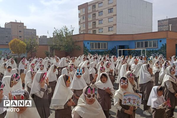 جشن روز کودک در مدرسه شهید بنی‌هاشمی