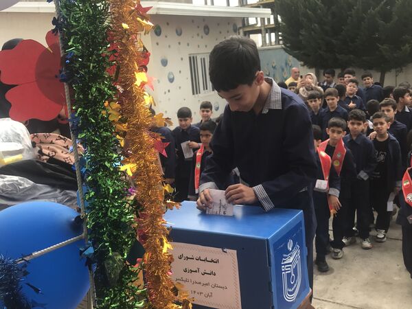 زنگ عاطفه‌ها در دبستان امیرصدرا روحی فرد پور محمودآباد 
