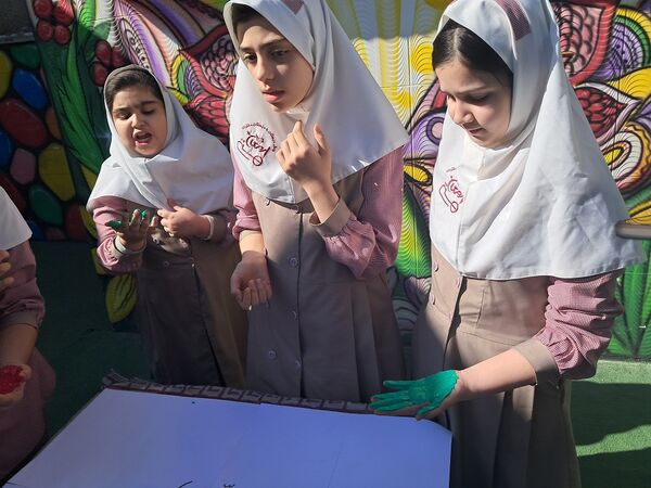 برگزاری فعالیت‌های دهه‌فجر در دبستان ارمغان هستی ناحیه 3 کرج 