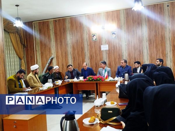 جلسه برنامه‌ریزی برگزاری راهپیمایی یوم‌الله ۲۲ بهمن با حضور مدیران مدارس شهرستان فاروج