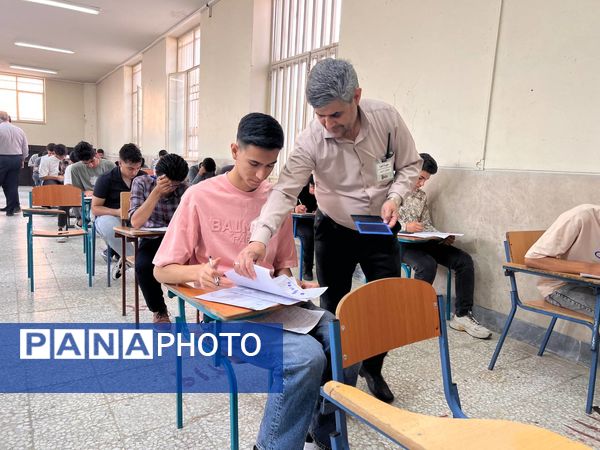 حال و هوای امتحانات نهایی در حوزه‌های دبیرستان‌های اصفهان
