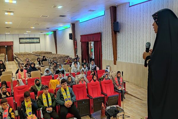 کلاس آموزشی خبرنگاری در کانون مهر تابان نیشابور