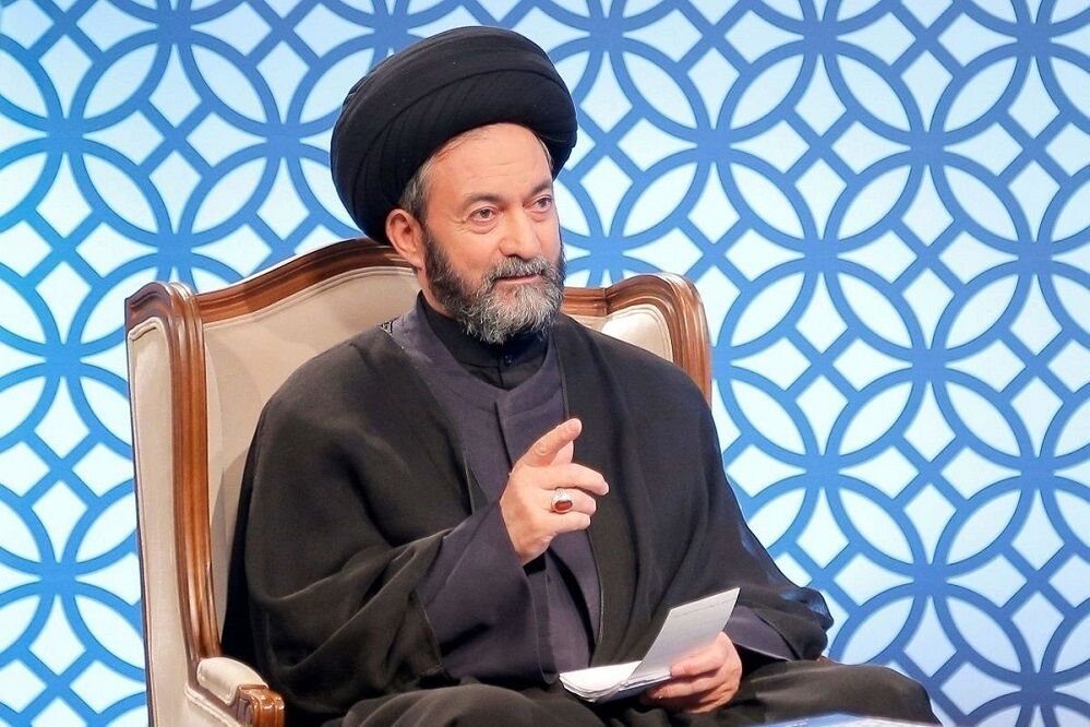 دانش‌آموزان باید خود را به علم، اخلاق و بصیرت سیاسی تجهیز کنند