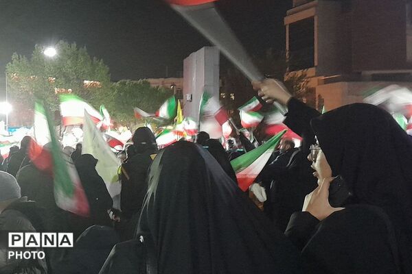 حضور معاون توسعه و پشتیبانی اداره کل آموزش و پرورش تهران در تجمعات شبانه میدان نماز شهرری 