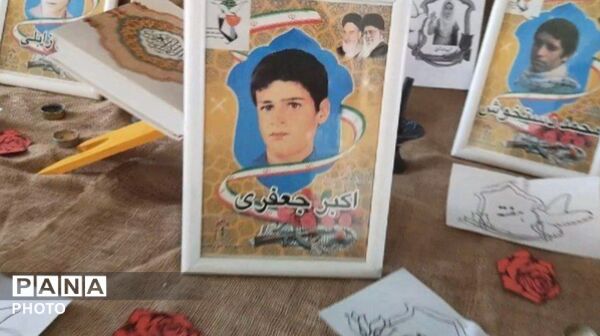 مانور بازگشایی هنرستان‌ حضرت زهرا(س) و صدیقه‌کبری(س) در شهرستان فامنین 