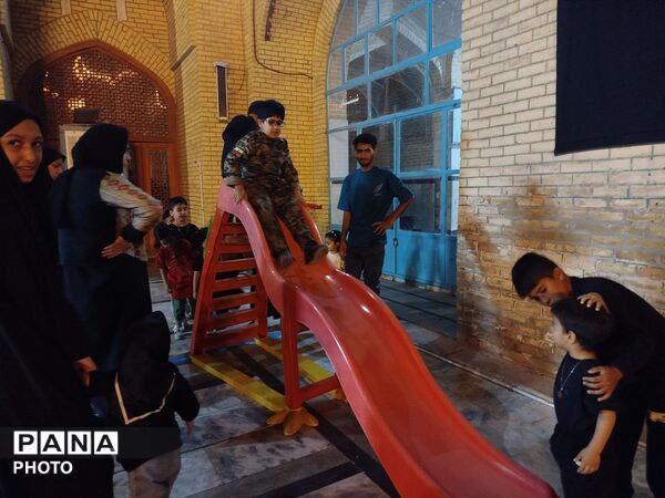فعالیت غرفه کودک در مسجد جامع نیشابور