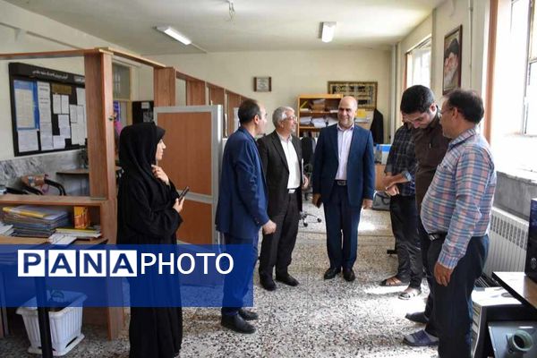 بازدید معاون مرکز ارزشیابی و تضمین کیفیت وزارت آموزش و پرورش از حوزه‌ آزمون و مرکز تصحیح اوراق آزمون نهایی ناحیه یک مشهد 