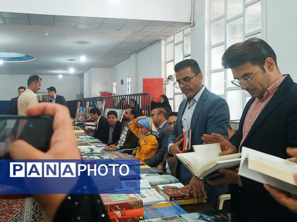 گرامیداشت روز معلم در نماز جمعه لردگان 