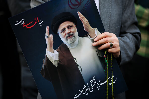 اجتماع مردم تهران در میدان ولیعصر (عج)