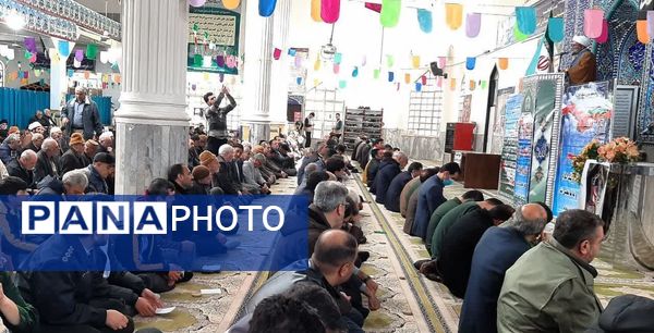 برپایی میز خدمت مشاوره در مصلی نماز جمعه آشخانه