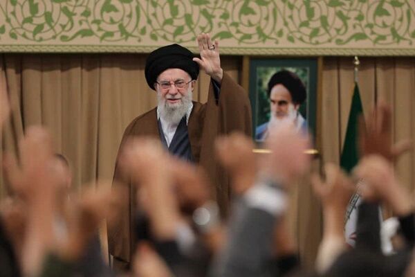 میدری: حمایت از محرومان و کارگران از دغدغه‌های همیشگی رهبر شهید انقلاب بود