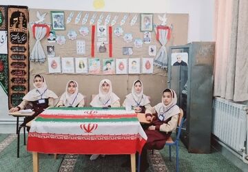 برگزاری انتخابات شورای دانش‌آموزی مدرسه شهید مدنی خاتم