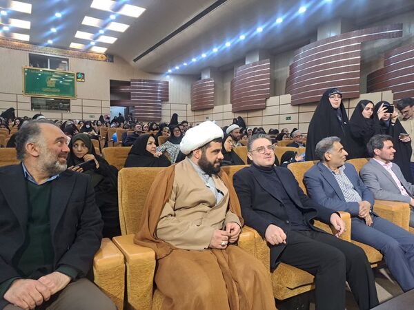 آیین تجلیل از منتخبین مسابقات قرآنی ناحیه ۶ مشهد