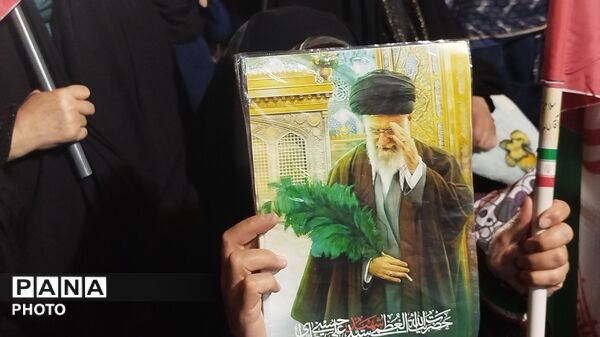 فیروزآباد وفادار به رهبر شهید