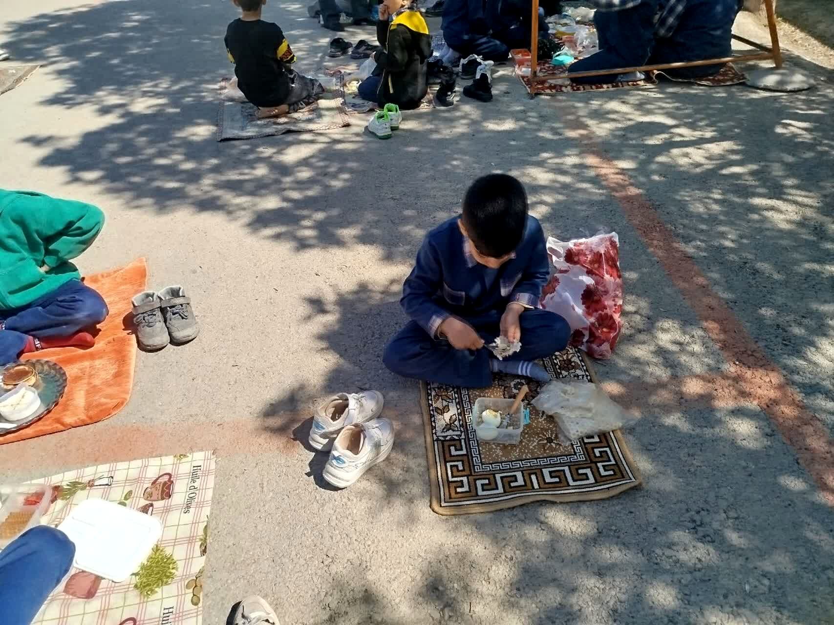 صبحانه سلامت در مدرسه پسرانه مبین شیروان