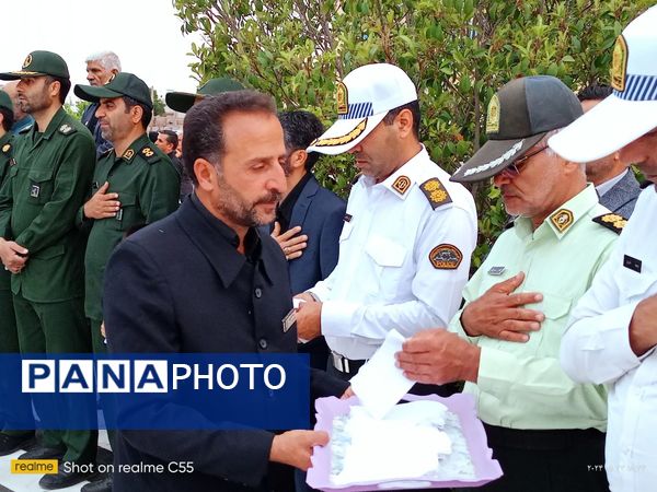 عطر افشانی گلزار شهدا و مراسم یادبود شهدای خدمت