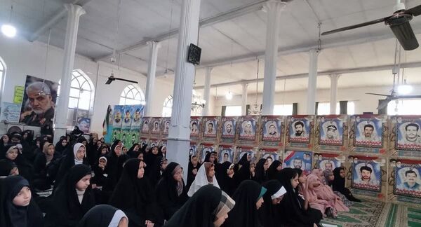 اعتکاف دانش آموزی در مسجد جامع روستای دهنو شهرستان خلیل آباد