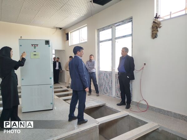 بازدید فرماندار شهرستان کاشمر از پست برق شهرک صنعتی جدید 