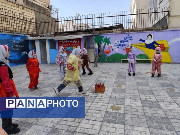 برگزاری جشن چهارشنبه سوری ایمن  در دبستان سارا شهرستان ملارد 