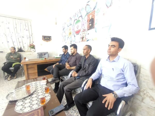 بازدید مسئولین آموزش و پرورش  از دبستان شهید پسندیده فدافن