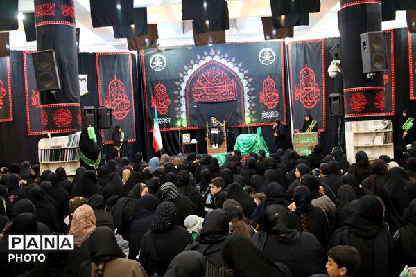 تجدید پیمان مادران قرچکی با آرمان‌های عاشورا در مراسم شیرخوارگان حسینی