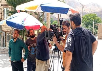 ساخت فیلم سینمایی «دربار» با موضوع ورود رهبر در سال ۱۳۶۵ به شهر بار 