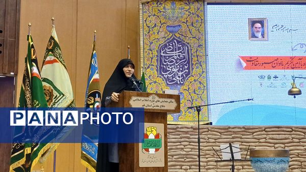 نمایشگاه «در لباس سربازی»