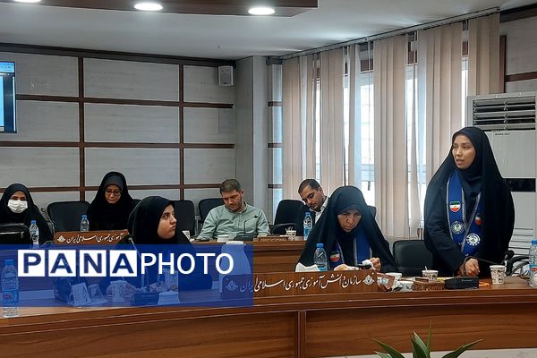 نشست فصلی و توان افزایی مأمورین و مسئولین سازمان دانش‌آموزی شهرستان‌های استان تهران 