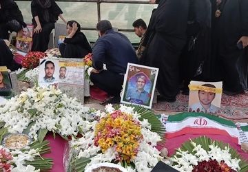 مراسم بزرگداشت شهدای وطن در گلستان شهدای اصفهان برگزار شد 