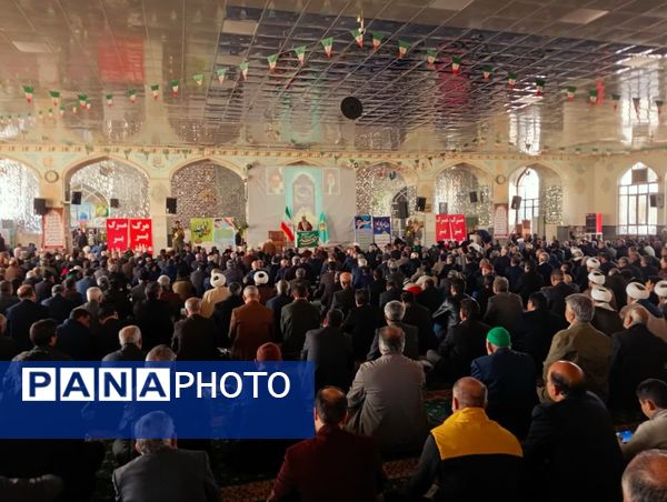 نماز جمعه این هفته شهرستان کاشمر با حضور پر رنگ مردم شهرستان کاشمر برگزار شد 