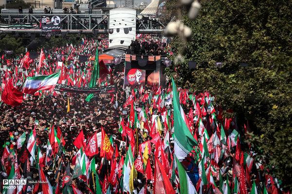 مراسم تشییع پیکر مطهر رهبر شهید انقلاب در تهران - 3