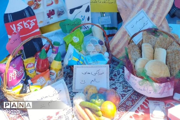 برپایی غرفه پرورشی و سلامت به مناسبت بزرگداشت هفته معلم 