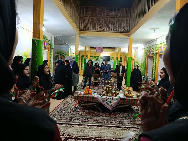 جشن یلدا در دبیرستان نمونه اندیشه 